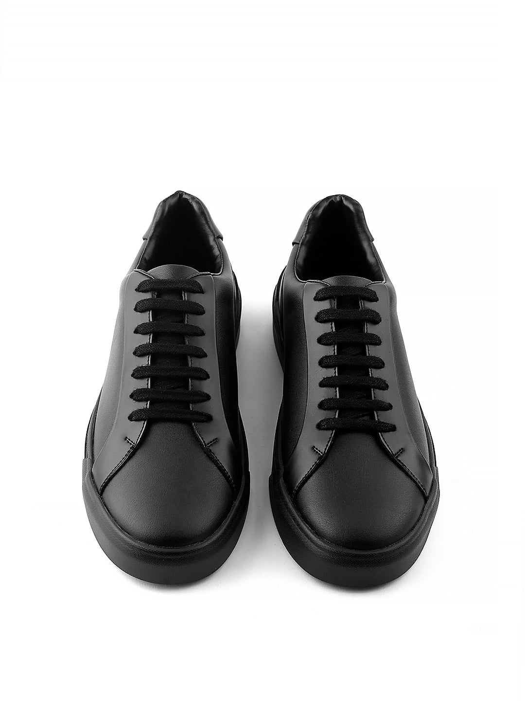 DAPPER DONA LOW TOP BLACK SNEAKERS