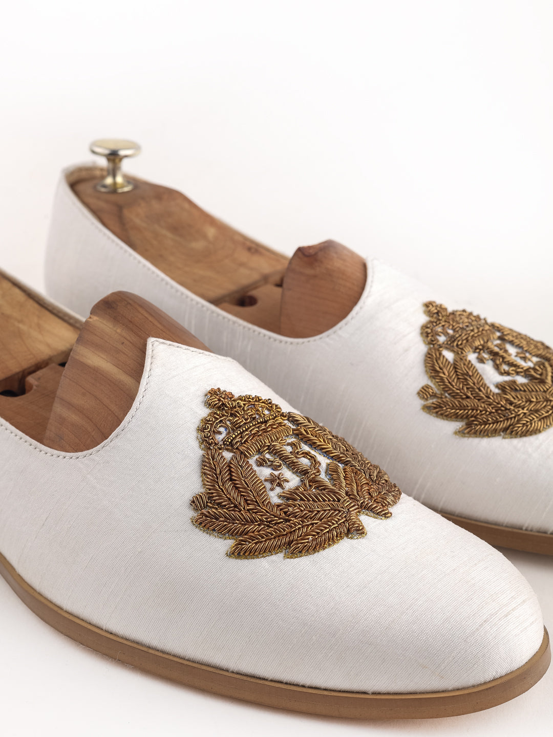 Rossa Lush Cream Ethnic Men Mojari shoes